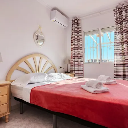 Sea View Apartments, Torrevieja, La Mata アパート トレビエハ