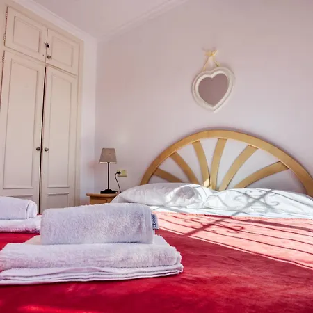 Sea View Apartments, Torrevieja, La Mata * トレビエハ