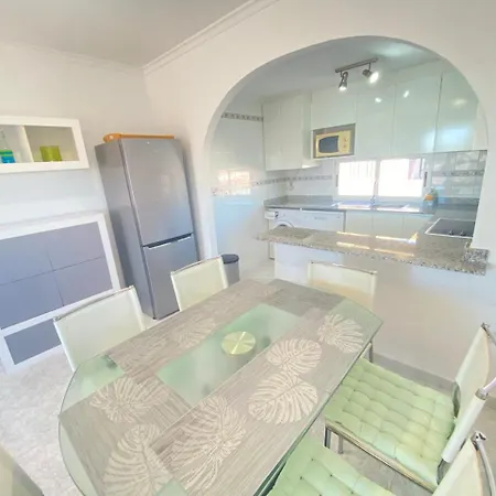 Sea View Apartments, Torrevieja, La Mata アパート *